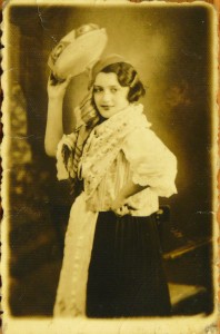 2481 Plovdiv 1935 Beka Garty dans le rôle de Carmen.